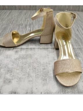 Sugar Gold Sandals sz 8.5 Block Heel ( Display item ) Box 79